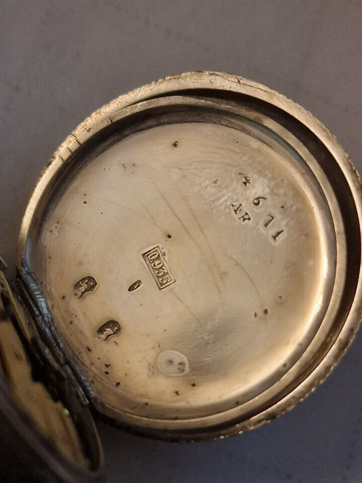 ANTIQUE SOLID SILVER HALF HUNTER POCKET WATCH 35 MM. / T060