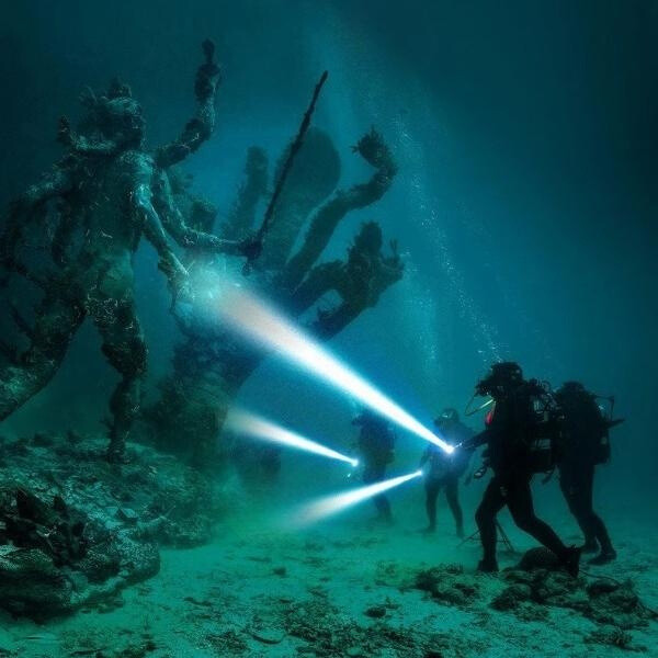 300000LM 2*P90 LED Diving Flashlight Professional Diving Torch Diving Lantern
