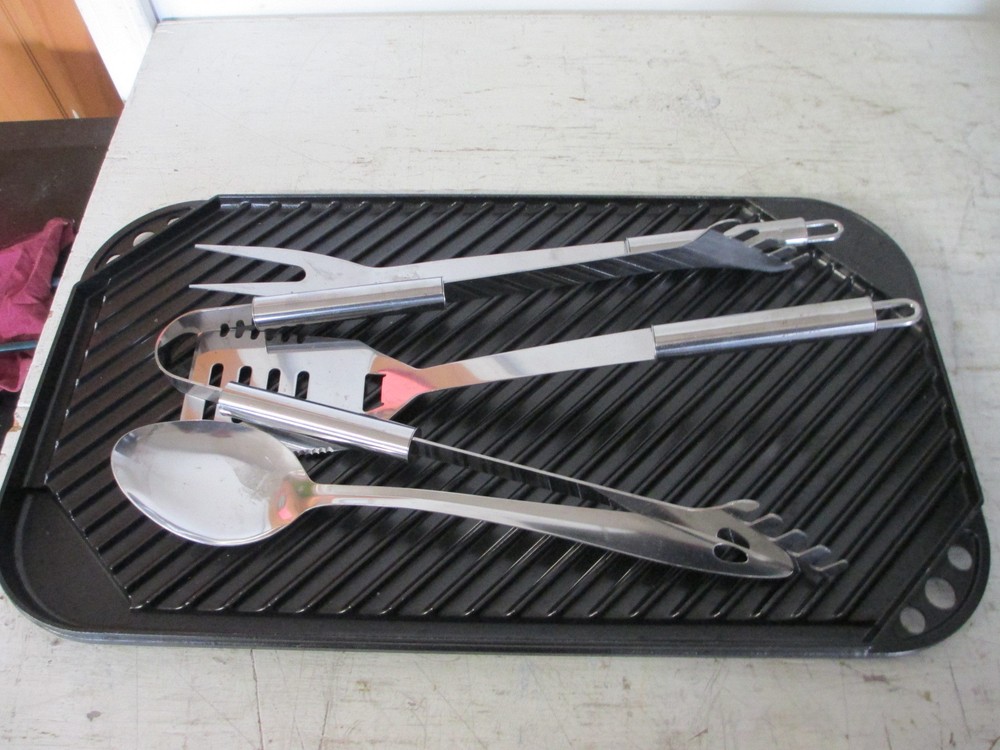 NORDIC WARE PRO-CAST Reversible Grill / Griddle with grilling utensils