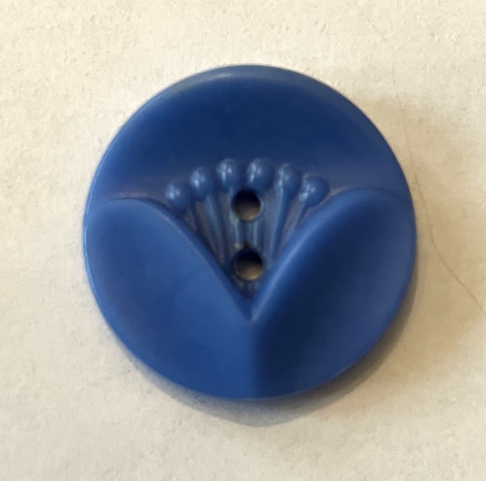 Nice Colt # 91 Blue 7/8" Flower Fan  Plastic Button