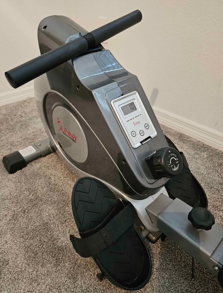 Rowing Machine- BRAND: SUNNY- Dropoff Only Used