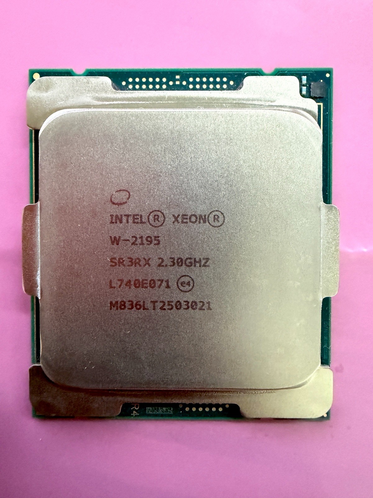 Intel Xeon W-2195 SR3RX 2.30GHz 24.75MB 18-Core LGA2066 CPU