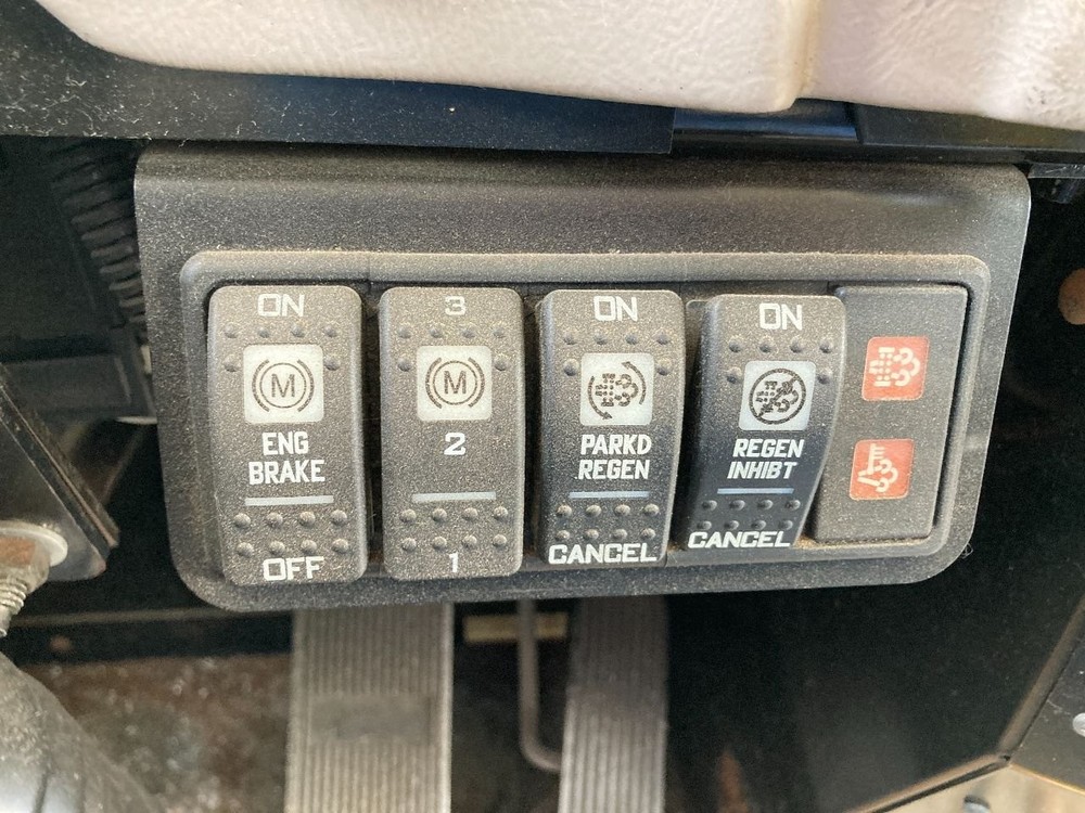 International RE3000 SWITCH Dash Panel - Used