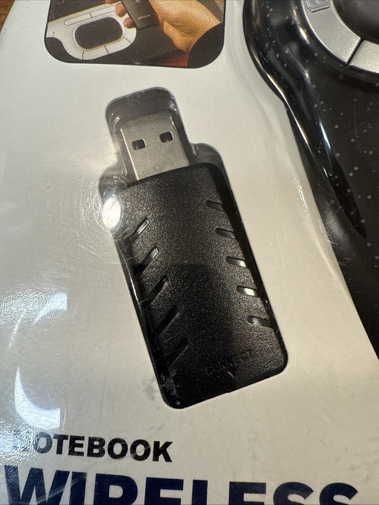 Targus PAUM30U 2.4GHz Notebook Wireless Presenter Laser Pointer Clicker