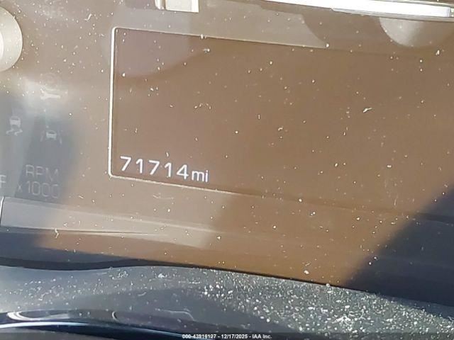 XT5 2017 Glove Box 4972233