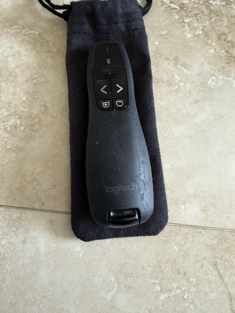 Used Logitech R400 Laser Presentation Remote - Black