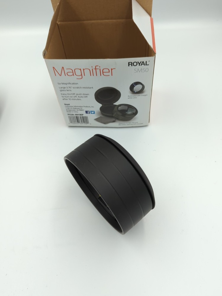Royal Desktop Illuminated Magnifier (SM50) Mint Condition