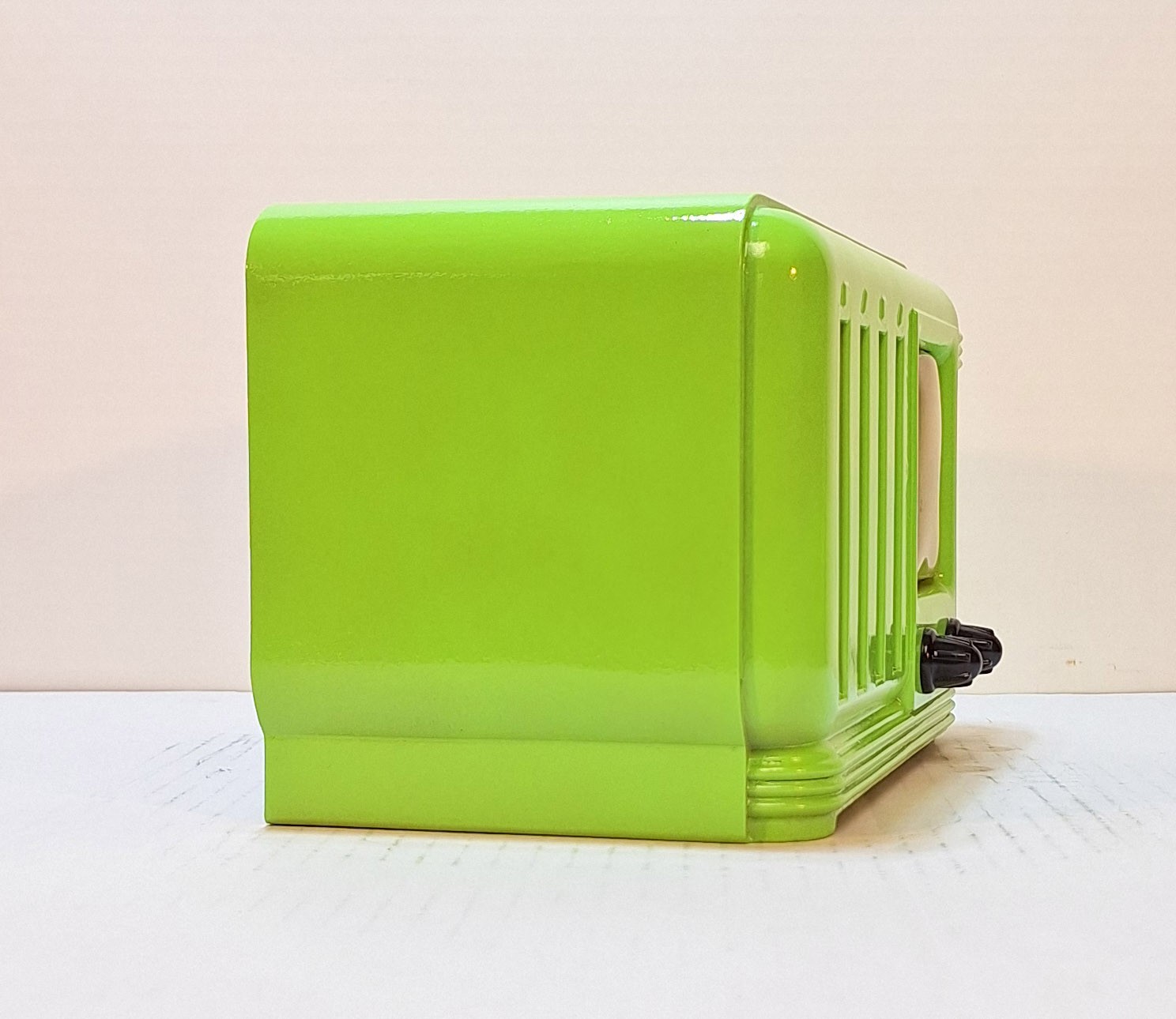 Old Antique Bakelite Fada Vintage Tube Radio - Restored & Working Deco Tabletop