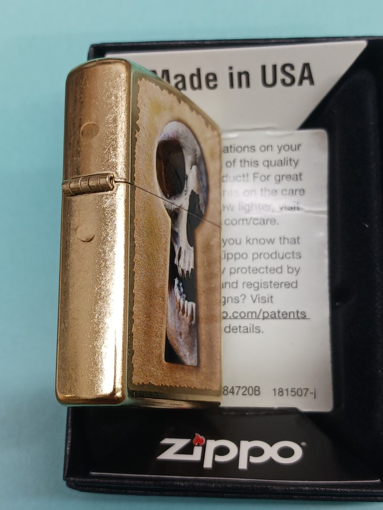 Zippo Keyhole Skull Gold Dust 28540