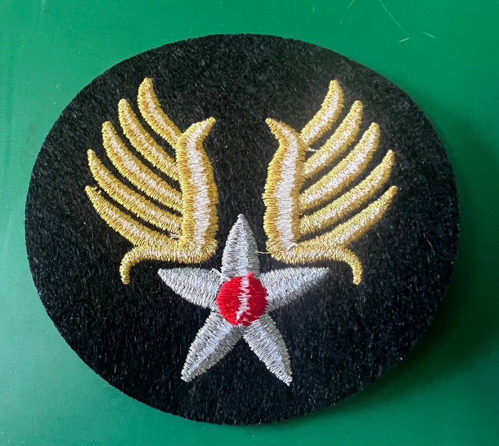 USAAF FELT SHOULDER PATCH W/GOLD AND SILVER WIRE THREAD