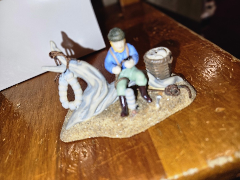 DEPT 56 DICKENS VILLAGE - PREPARING FOR TOMORROW'S CATCH