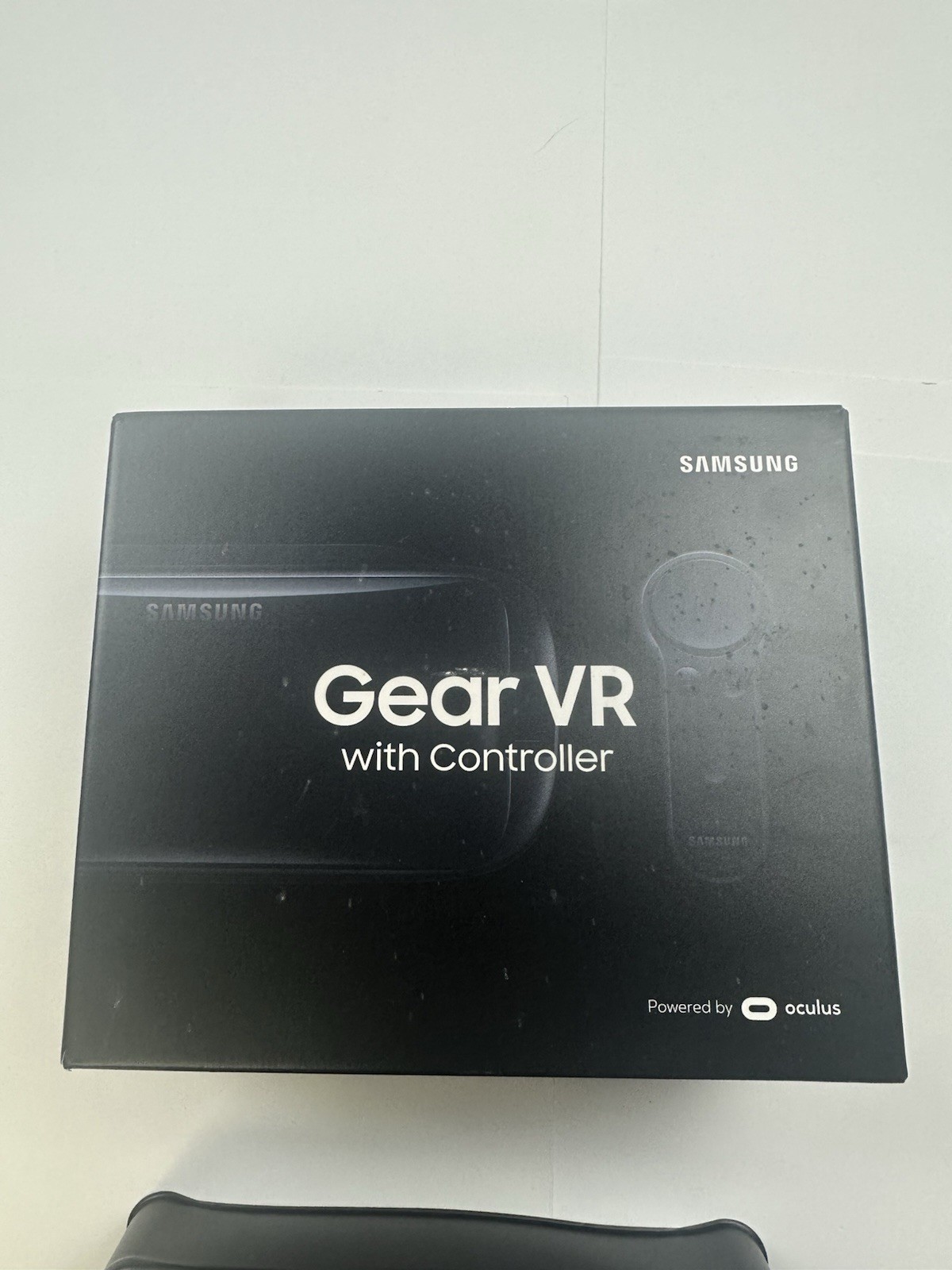 Samsung SM-R324 Gear VR W/Controller Powered by Oculus NEW/OPEN BOX