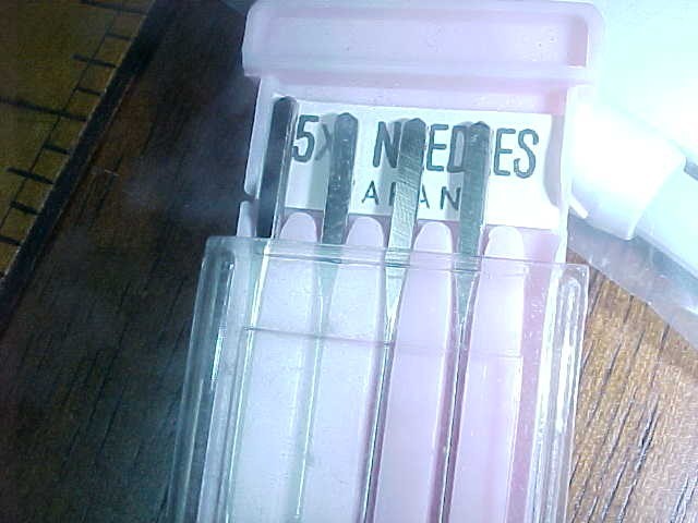 SEWING MACHINE NEEDLE INSERTER & THREADER & X15 NEEDLES