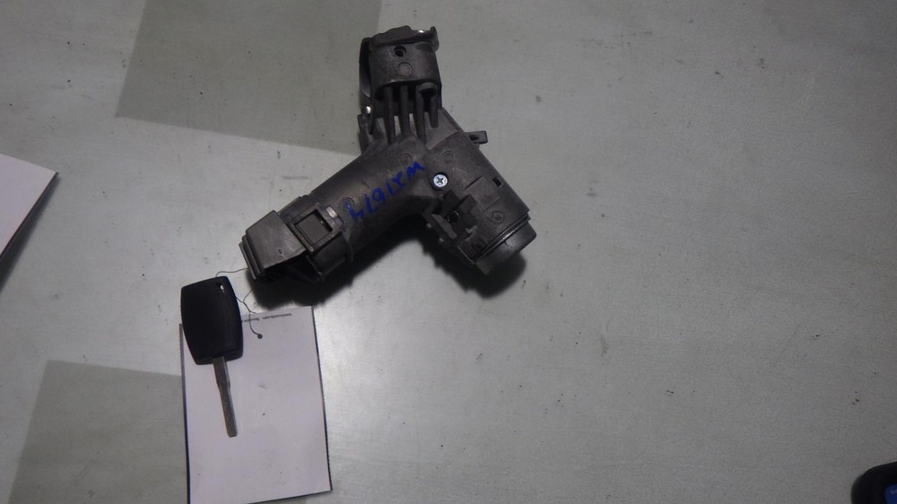 16 FORD FIESTA Ignition W/Key