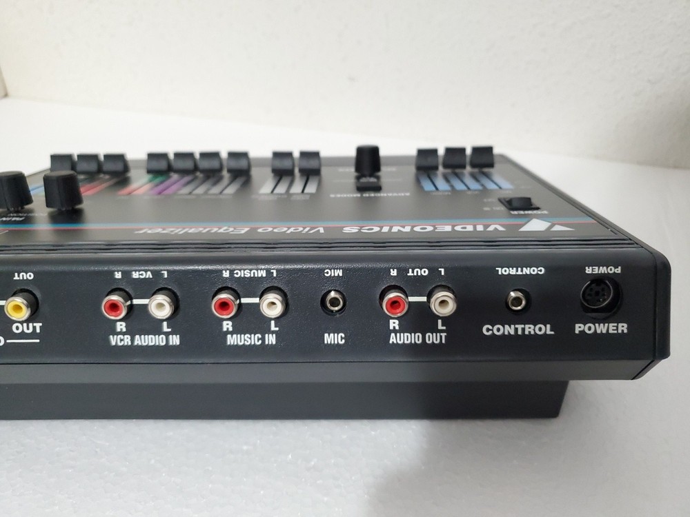Videonics Video Equalizer Model VE-1 Processor Colorizer & Audio Mixer S-Video