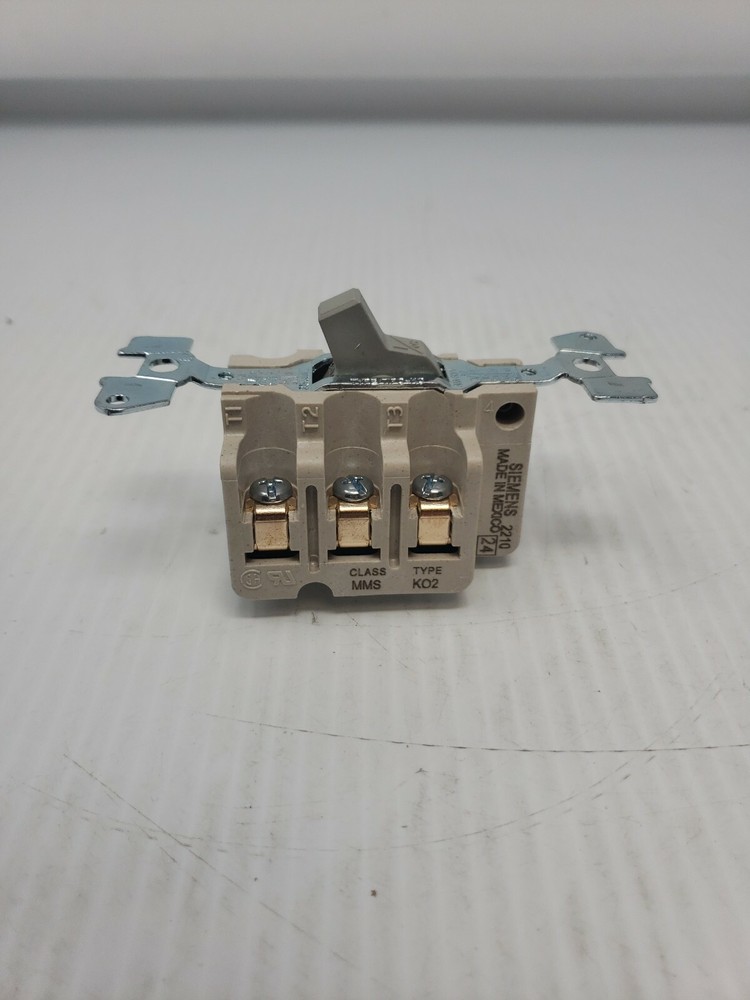 SIEMENS MMSK02 Manual Switch 3 Pole Toggle