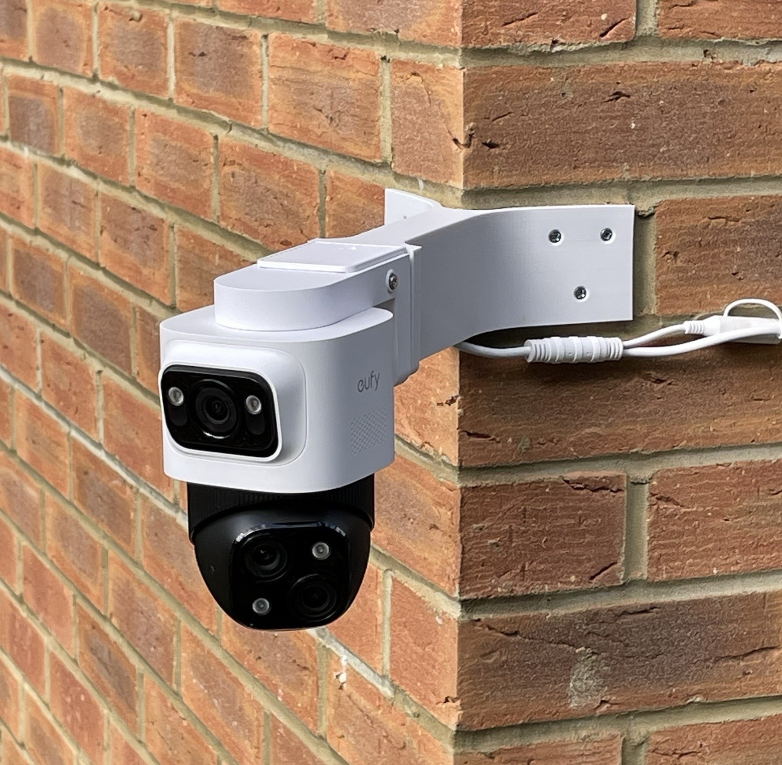 Eufy S4 Max NVR POE Corner Wall Mounting Bracket Arm Mount 130mm Long White