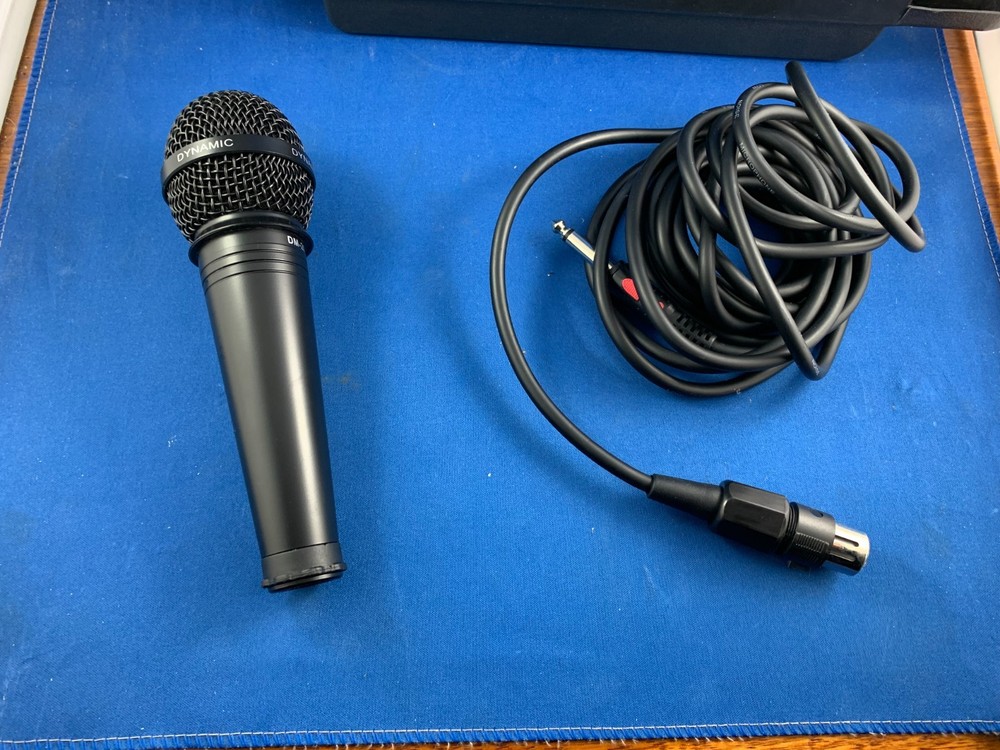 Ashton DM-20 Black Microphone with case