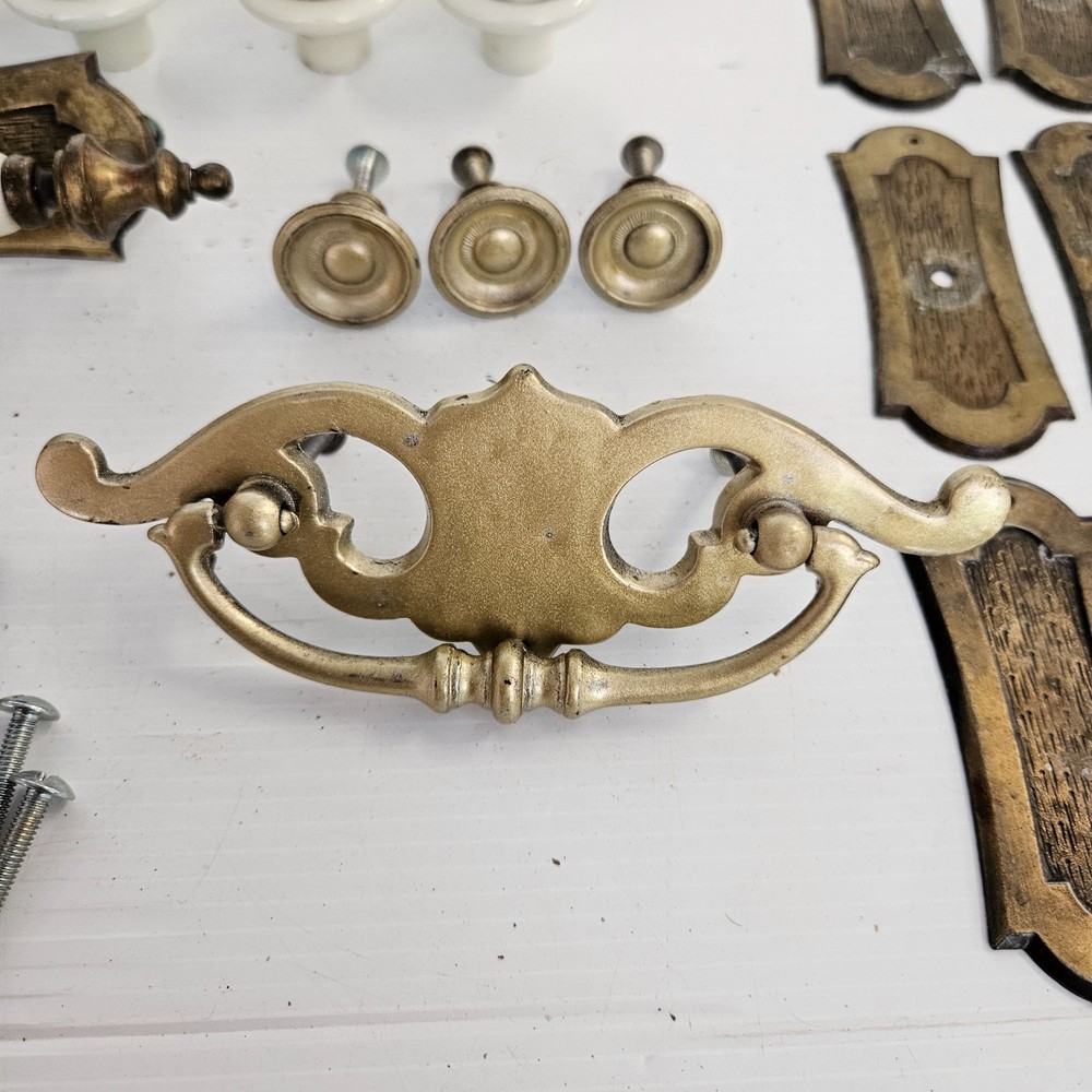 Large Lot Of Assorted Drawer Knobs And Pulls ( mixed lot)