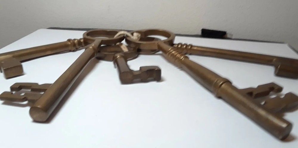 5 Antique Brass Skeleton Keys