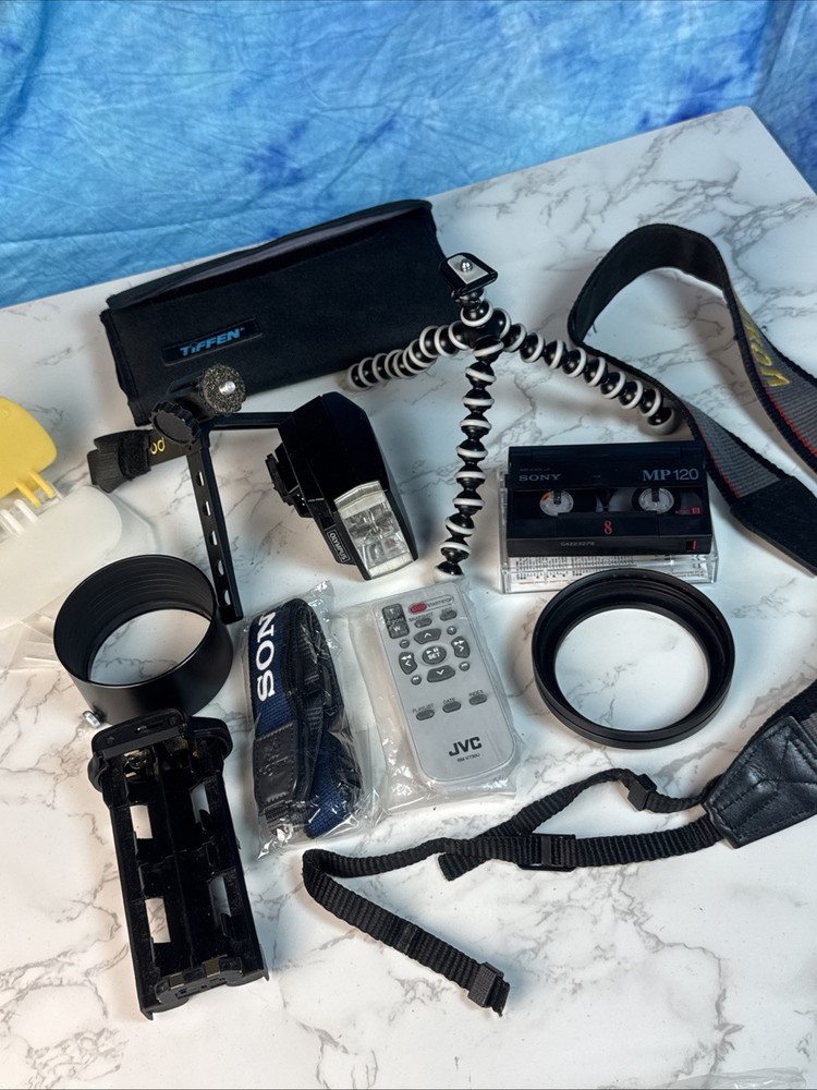 Miscellaneous camera accessory lot (stgb)