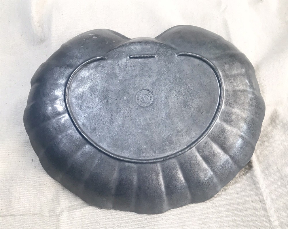 Wilton Metal Armetale Clam Shell Bake Serving Dish T