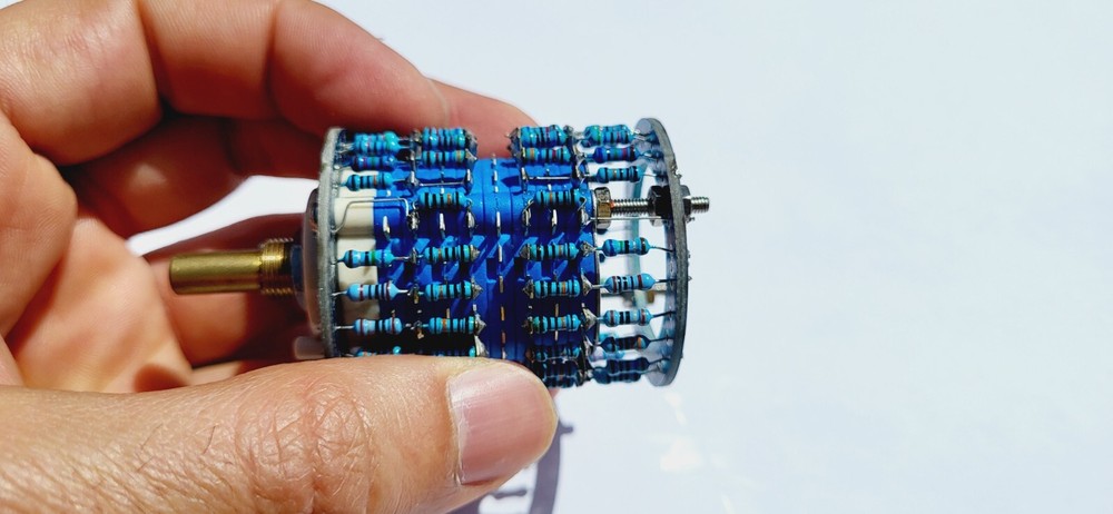 24 Step Attenuator Volume Control Pot Log Stereo