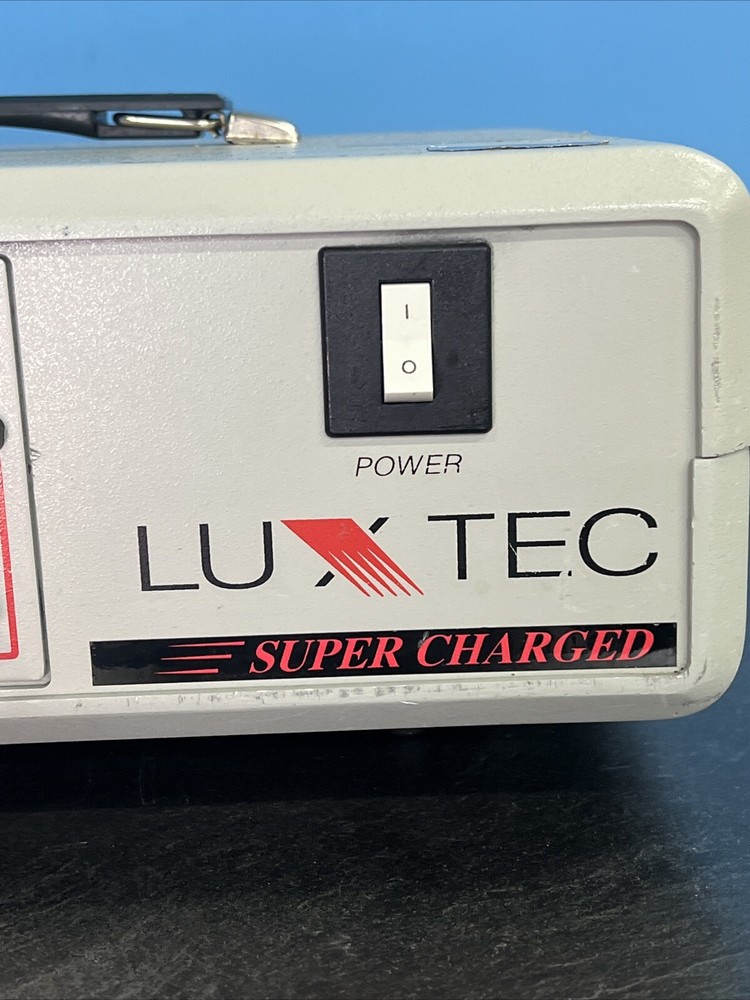 Xenon Series 9000 LUXTEC 9300 Light Source