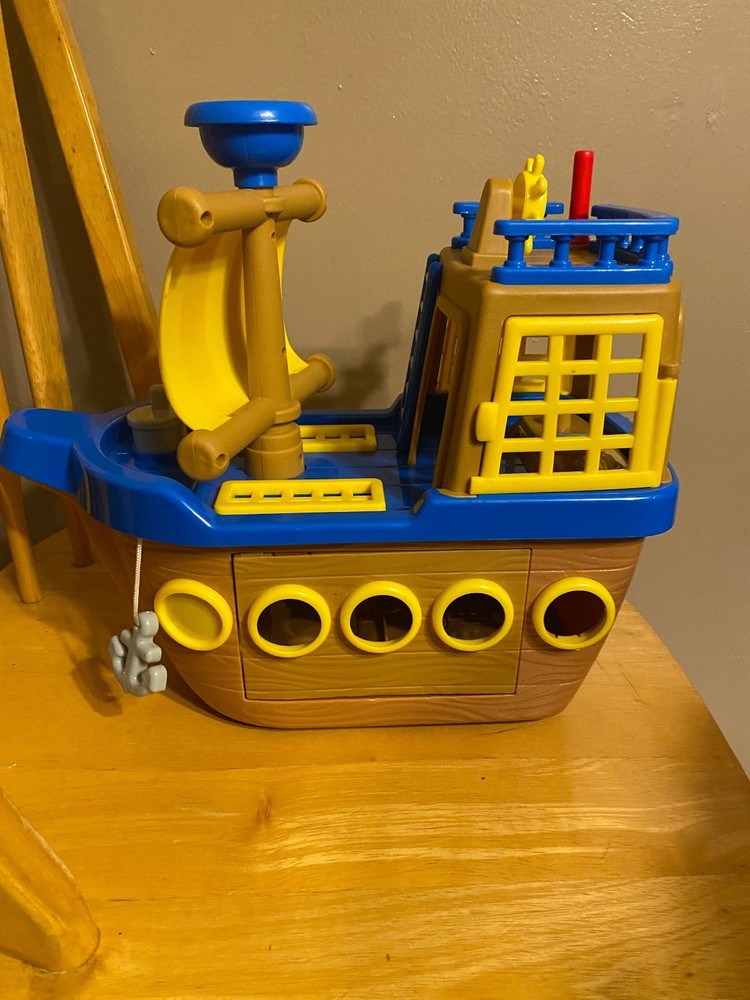 Pirate Ship Member’s Mark Lights & Sounds Playset