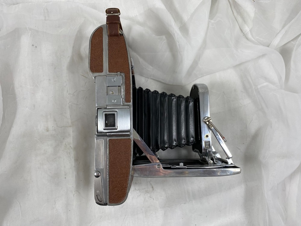 POLAROID LAND CAMERA MODEL 95 WITH FLASH #200, UNTESTED