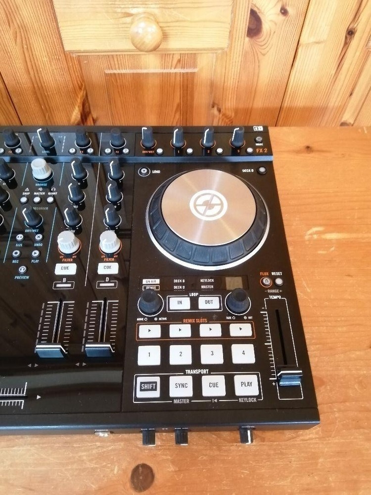 Native Instruments Traktor Kontrol S4 MK2  Pro DJ Controller 4-Deck PCDJ S4MK2