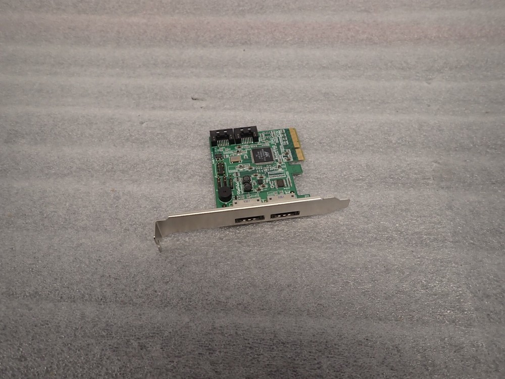 High Point RocketRAID 2642 4 Channel PCI-Express X4 SAS RAID Controller