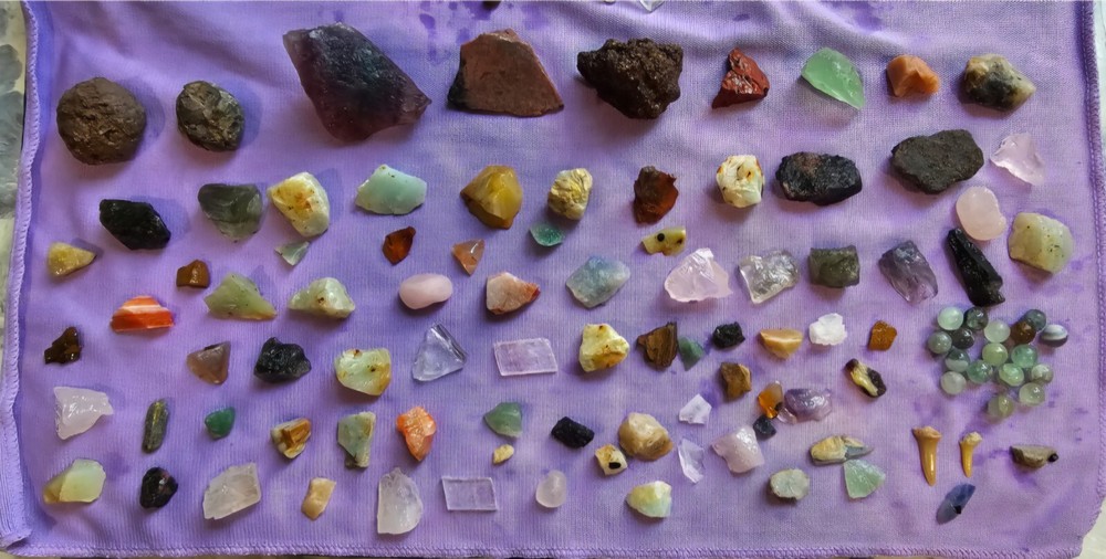 5 lb Gemstone Mine Rough / Pay Dirt Kit
