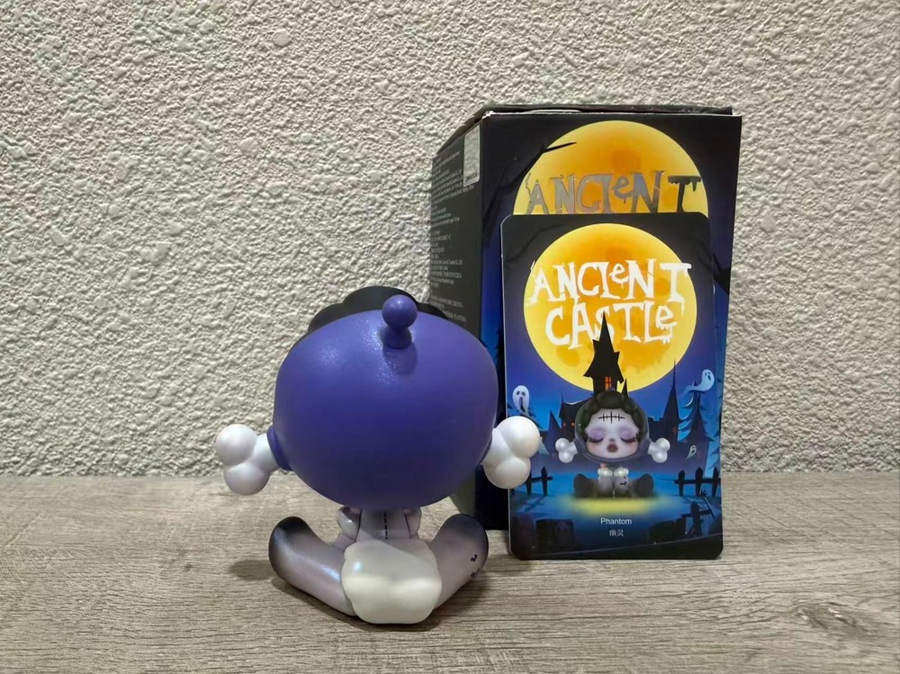 AUTHENTIC SKULLPANDA Ancient Castle Series - Phantom