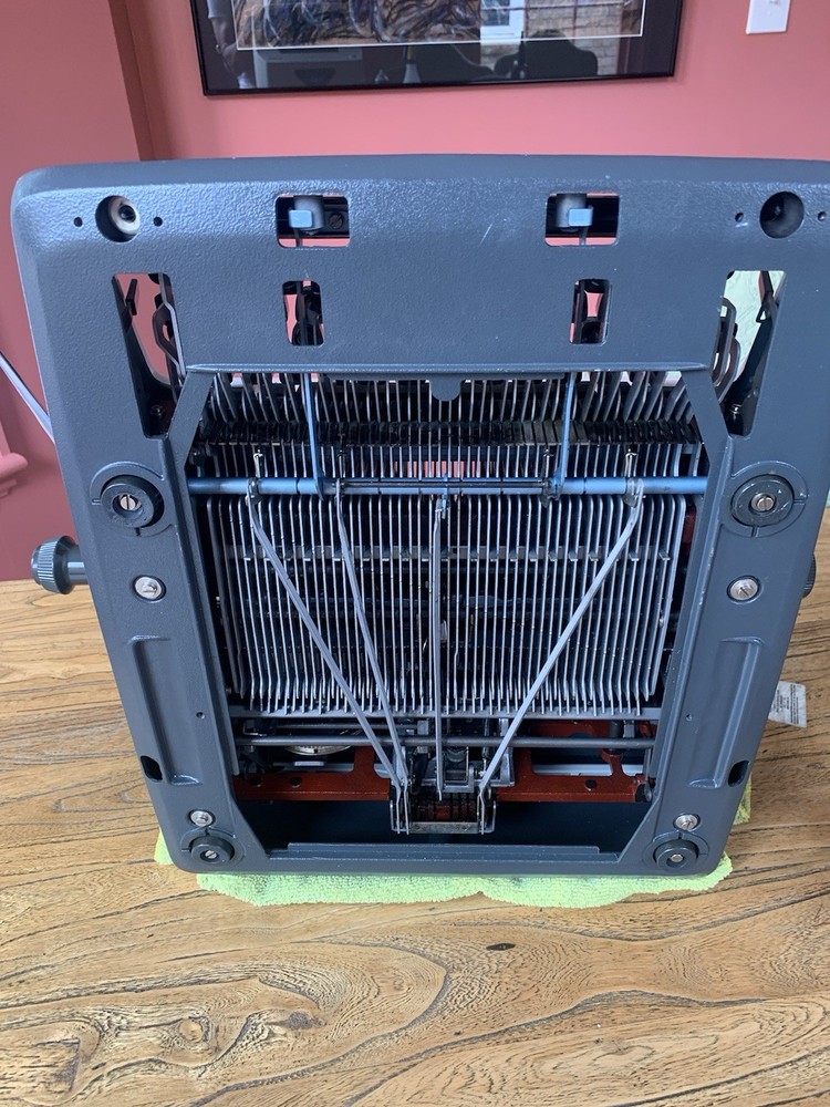 Olympia SG3N Typewriter