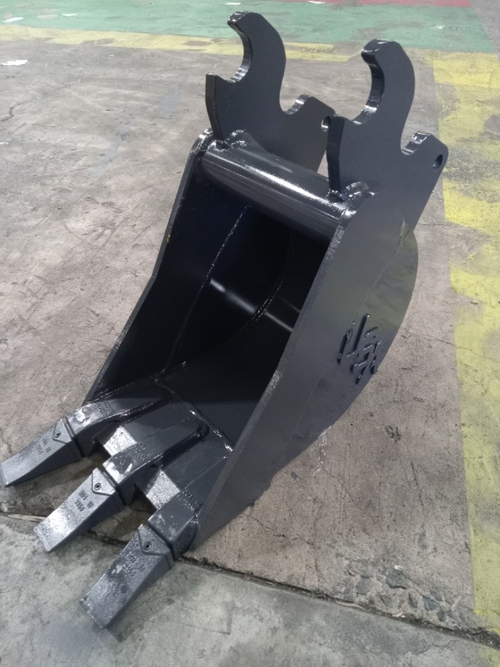 12 Inch Mini Excavator Bucket Fits Machines 5,000 To 6,000 Lbs