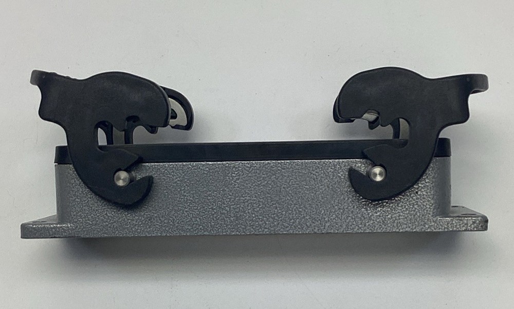 Thomas & Betts PB124E Double Lever Locking Panel Base