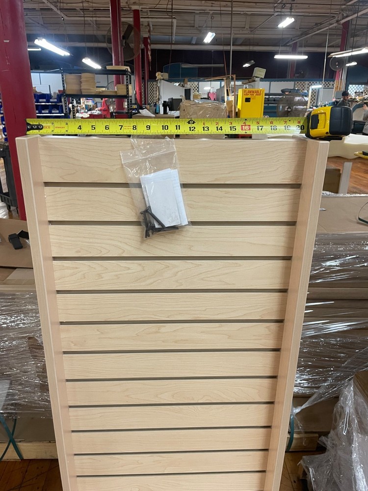 DISPLAY SLATWALL 2 SIDED MAPLE SLOTTED WITH HOOKS