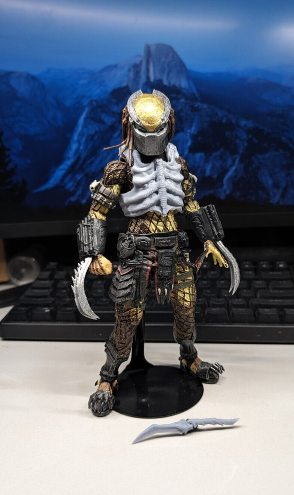 1/12 scale Predator Xenomorph Armor with Prowler Knife UNPAINTED