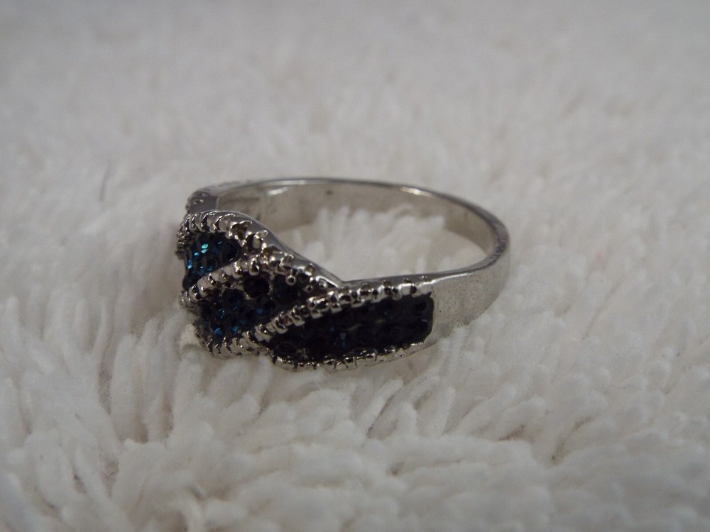 Silvertone Blue Rhinestone Ring ~ Size 9.5 (D40)