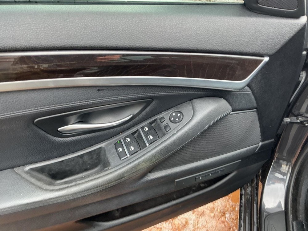 535I 2013 Glove Box 4950951