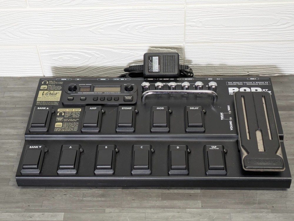 Line 6 Pod XT Live Multi-Effects Guitar Effect Pedal w/Adapter Used