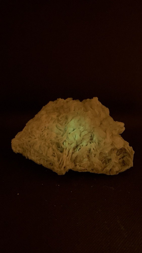 Large Baryte - Fluorescent & Phosphorescent