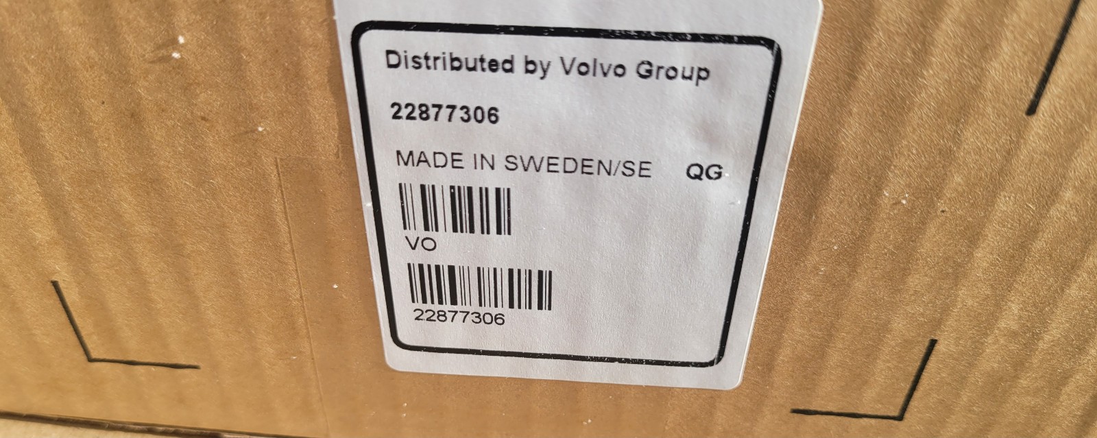 Genuine Volvo Crankcase Ventilation / Oil Separator 22877306 21373547 20532891 –