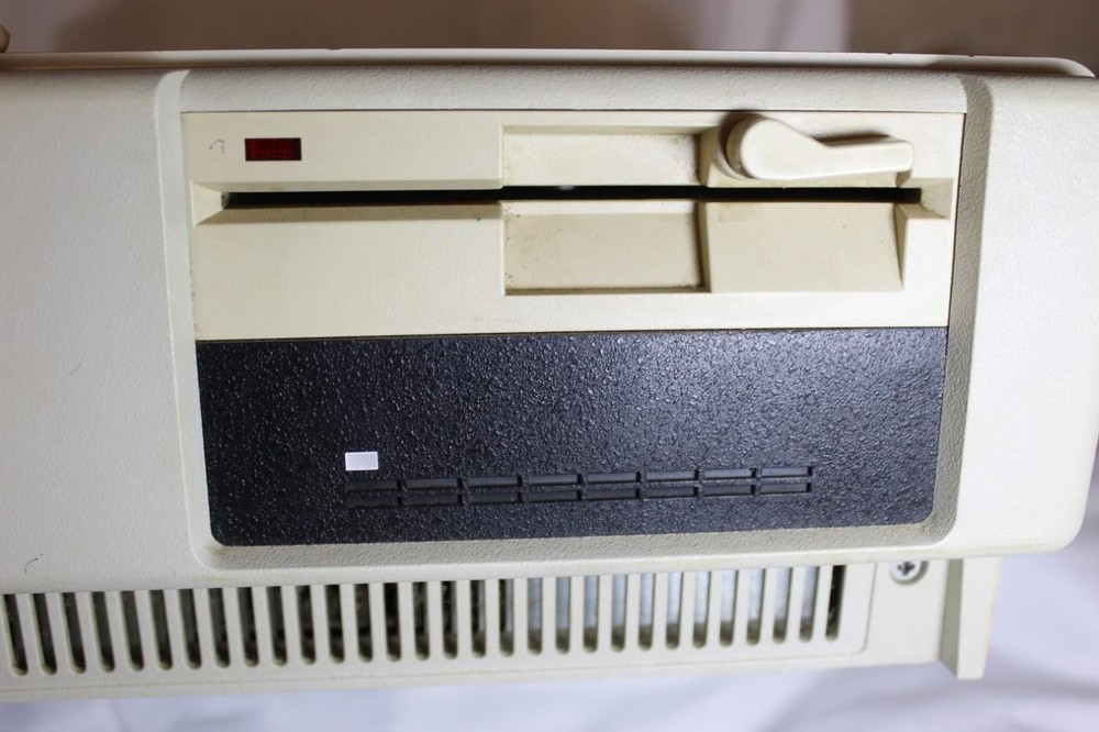 1987 Tandy 1000 SX Personal Computer Model No. 25-1051B - UNTESTED, AS-IS