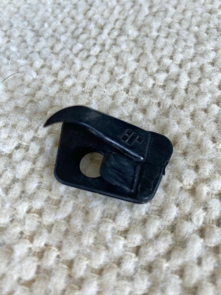 Jennings Plastic Flipper Rest