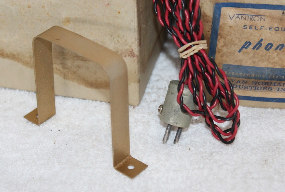 Vantron PB-1000 Self Equalizing Phono Booster Preamp in Box ~ Phonobooster