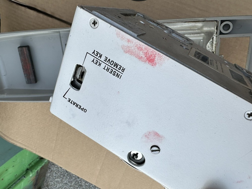 PITNEY BOWES CHECK SIGNER-IMPRINTER, MODEL 5390