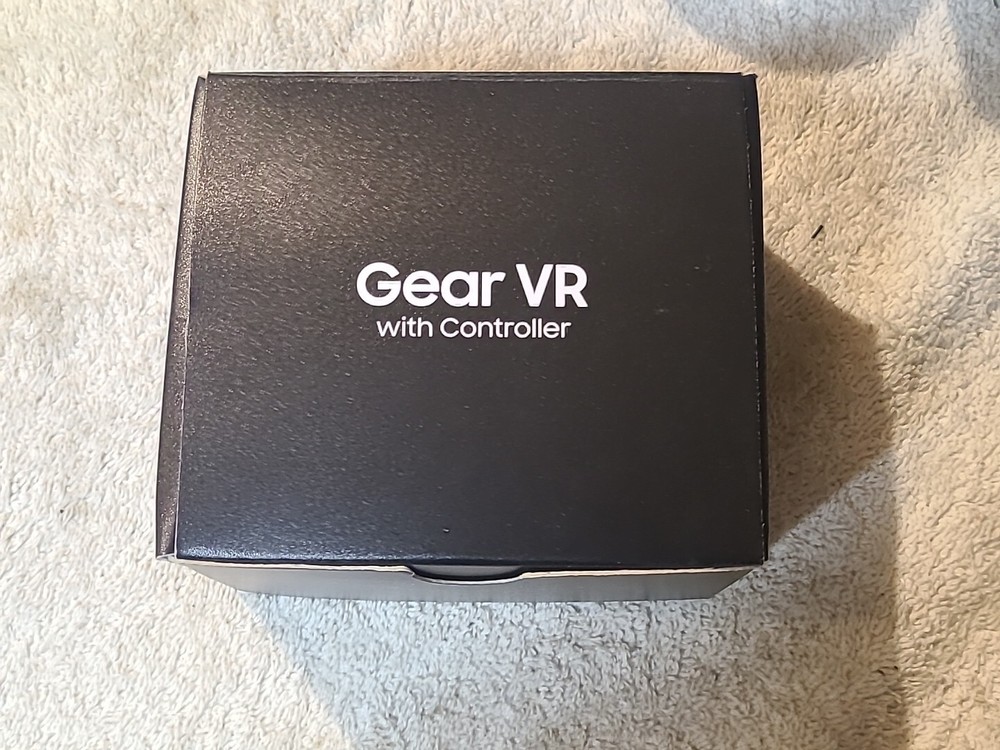 Samsung SM-R324 Gear VR W/Controller Powered by Oculus