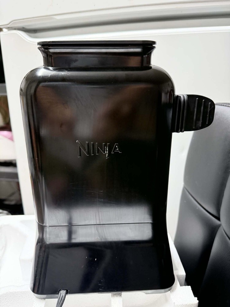 Ninja BW1000 Belgian Waffle Maker Vertical Non-Stick PrecisionPour Cup